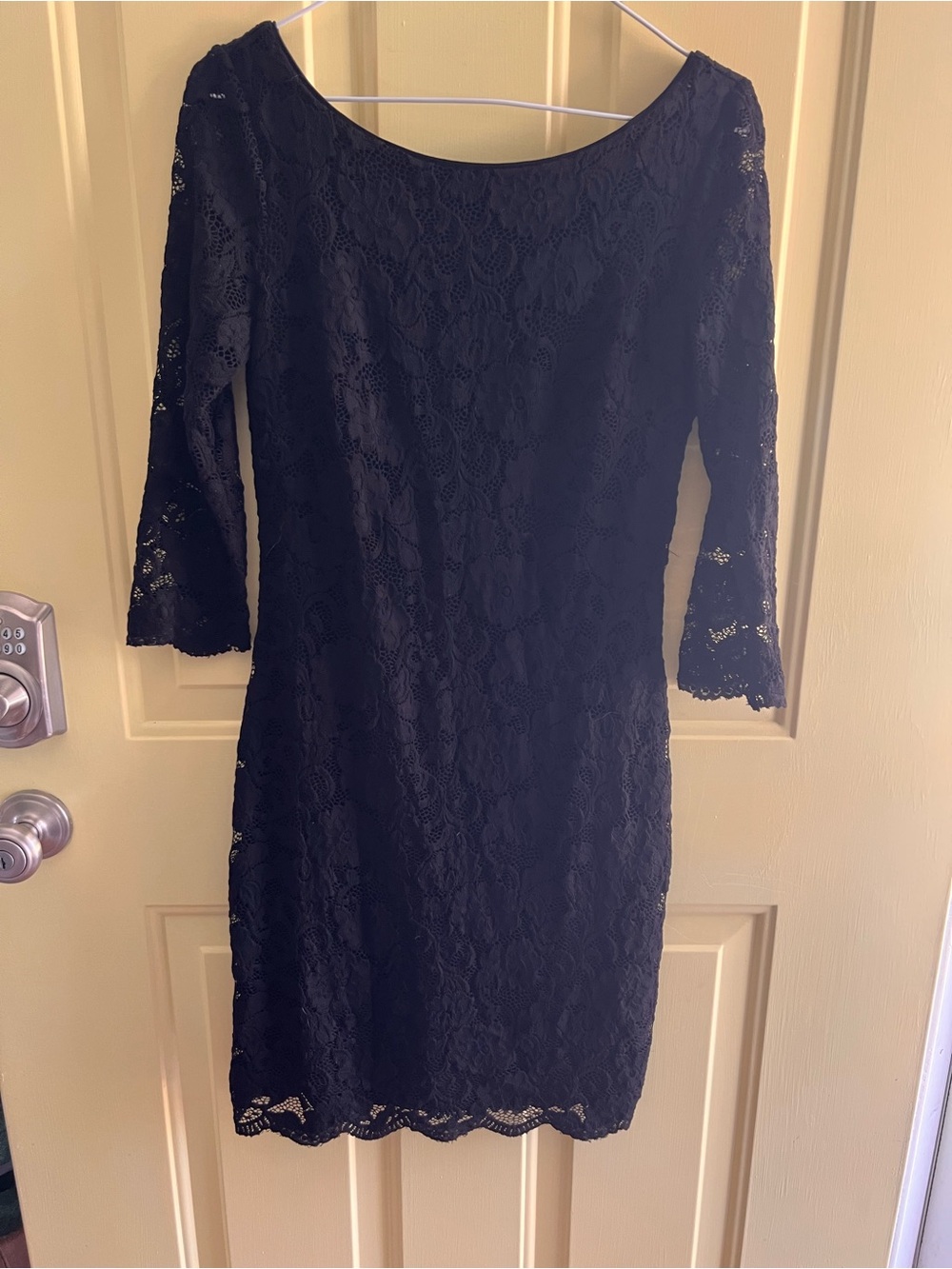 Ladies XS White House Black Market Beautiful Black Lace Dress Lined